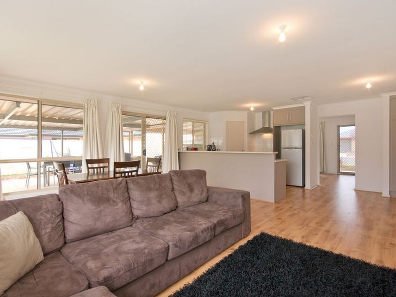 18 Tasos Drive, Munno Para West SA 5115