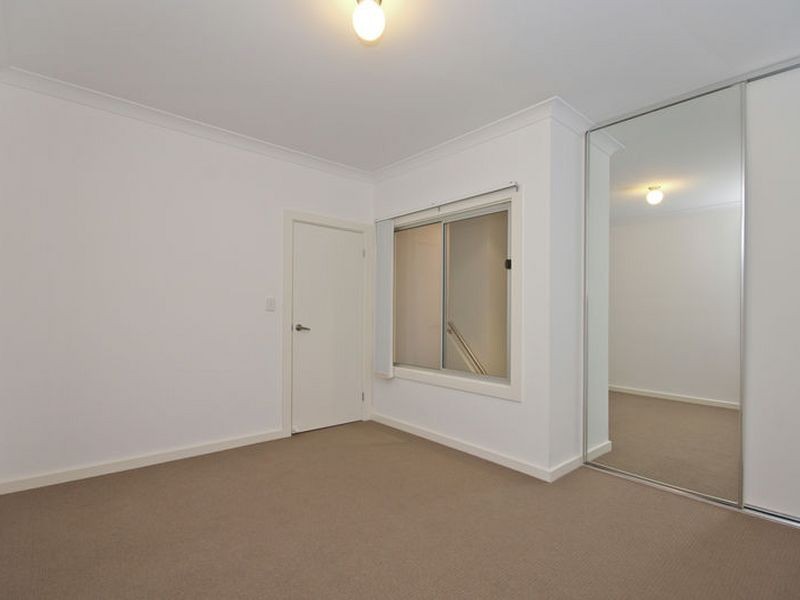 4 Northcote Walk, Mawson Lakes SA 5095