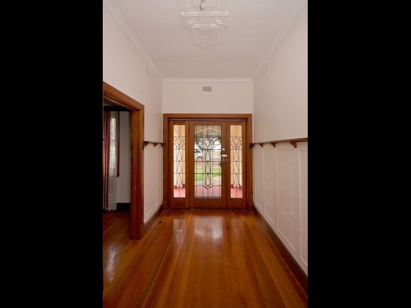 18 Narkunda Street, Glandore SA 5037