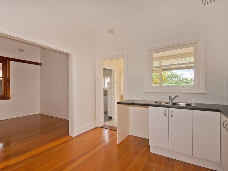 18 Narkunda Street, Glandore SA 5037