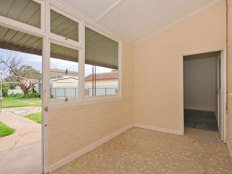 18 Narkunda Street, Glandore SA 5037