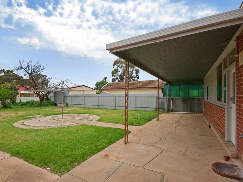 18 Narkunda Street, Glandore SA 5037