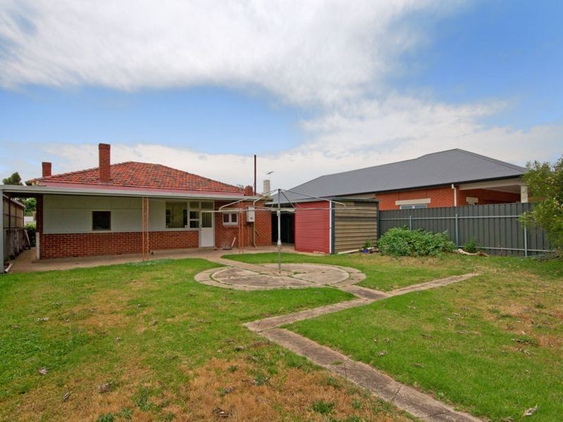 18 Narkunda Street, Glandore SA 5037