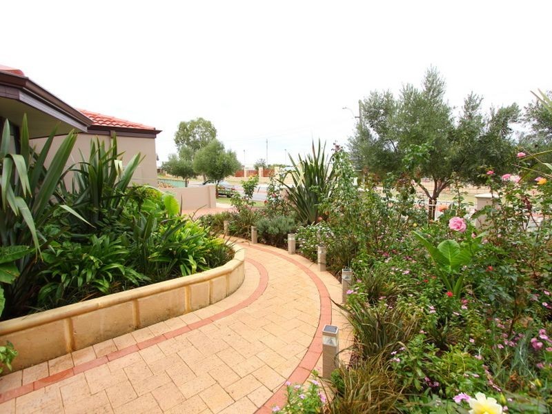 99 Jones Street, Stirling WA 6021