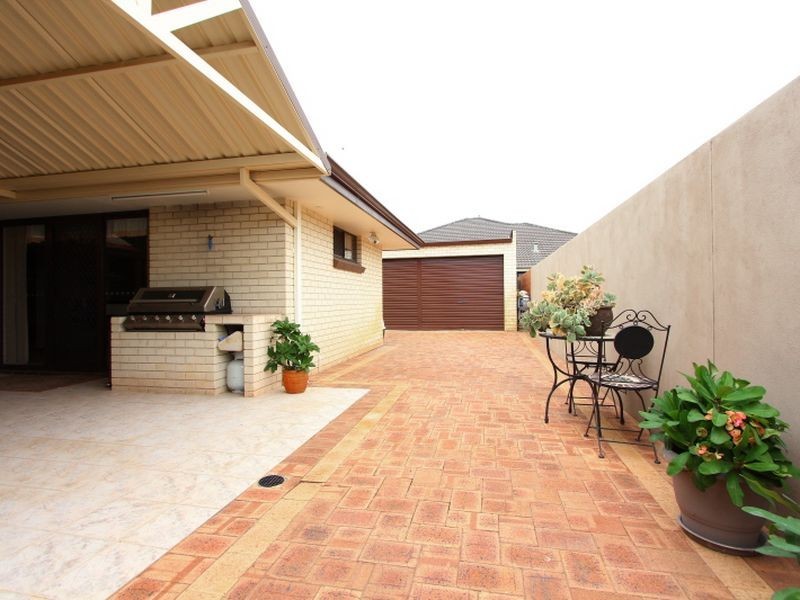 99 Jones Street, Stirling WA 6021