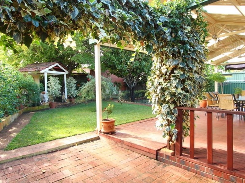 37 Peachey Avenue, Kewdale WA 6105