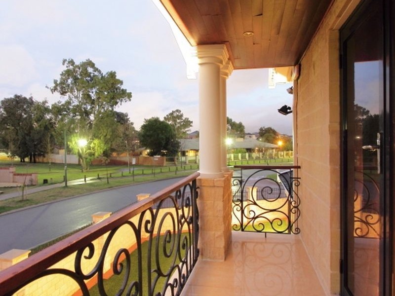 30 Kardan Circuit, Karawara WA 6152