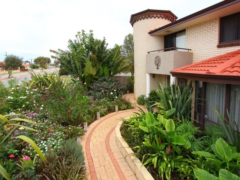 99 Jones Street, Stirling WA 6021