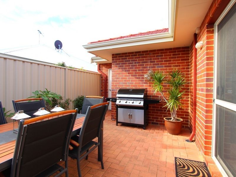 19B Raleigh Street, Carlisle WA 6101