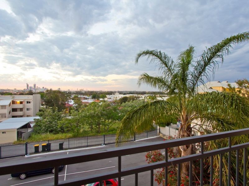 11/11 King George Street, Victoria Park WA 6100