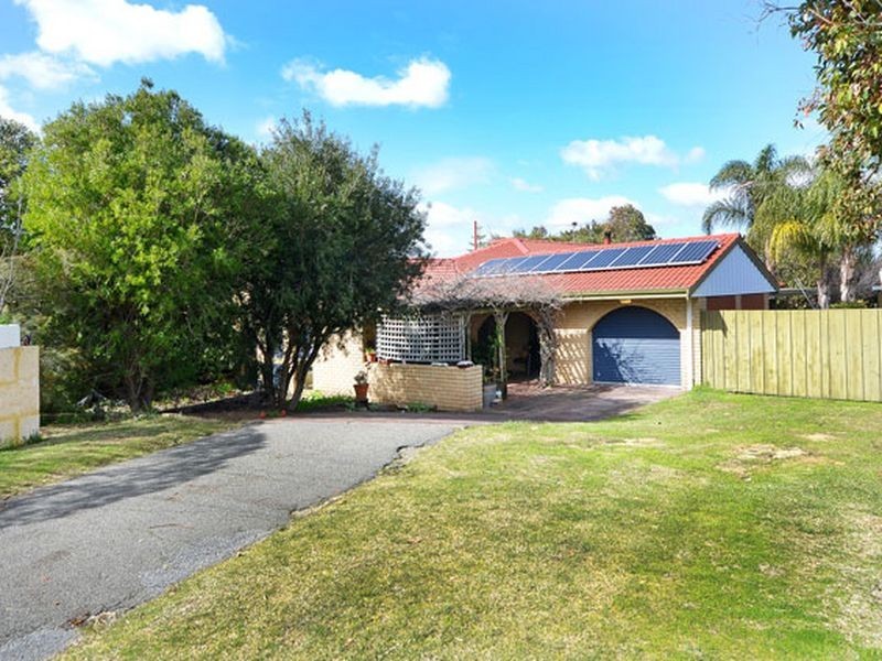4 Irverna Place, Girrawheen WA 6064