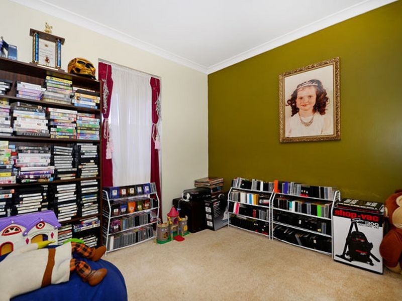 4 Irverna Place, Girrawheen WA 6064