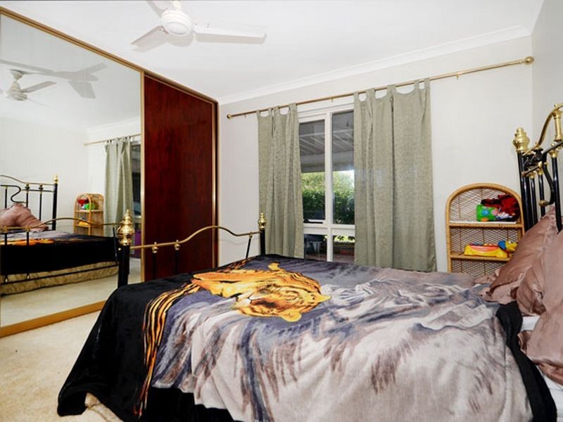 4 Irverna Place, Girrawheen WA 6064