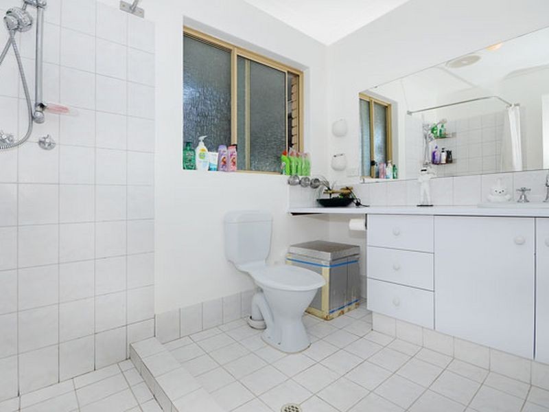 4 Irverna Place, Girrawheen WA 6064