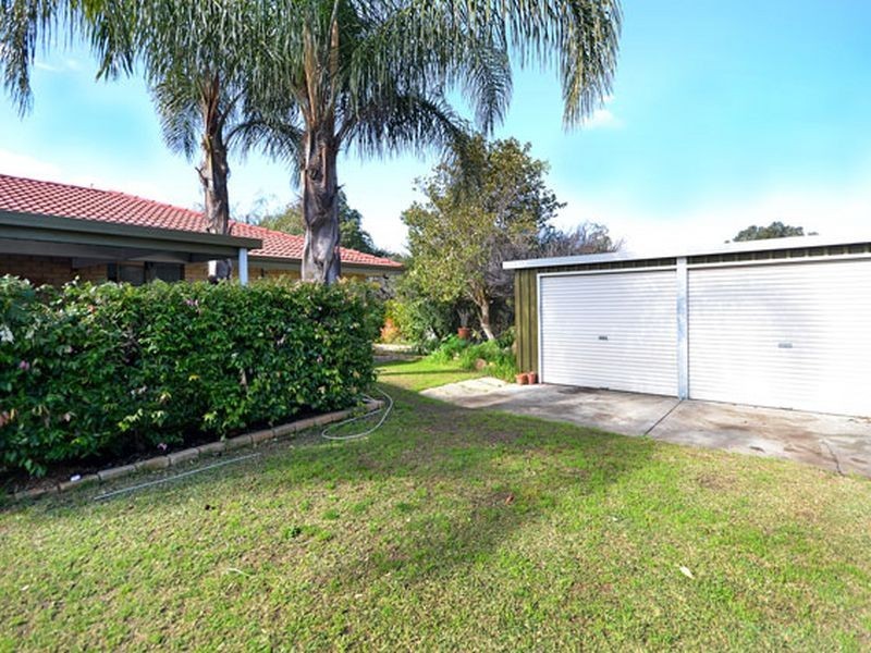 4 Irverna Place, Girrawheen WA 6064