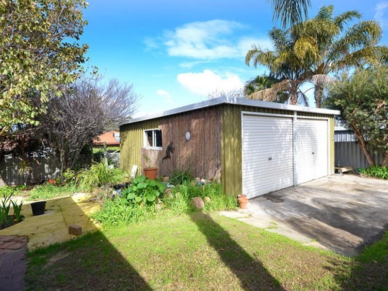 4 Irverna Place, Girrawheen WA 6064