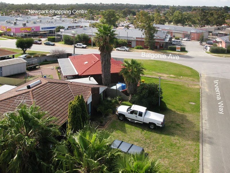 4 Irverna Place, Girrawheen WA 6064