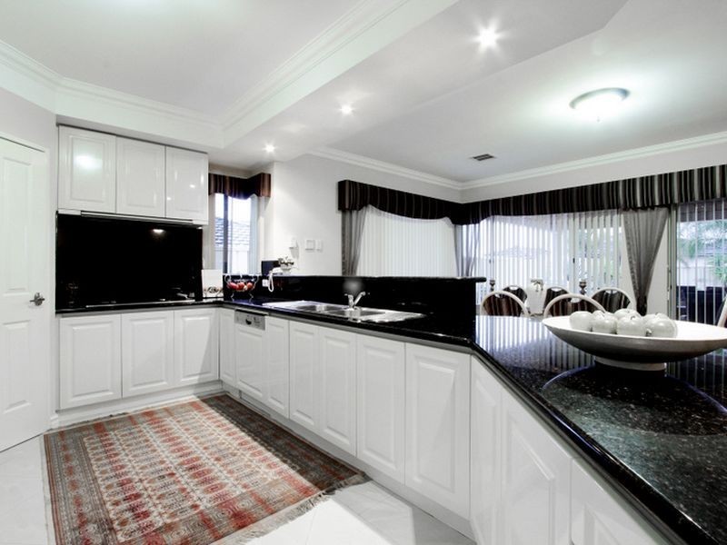 26 Fairbairn Road, Coogee WA 6166