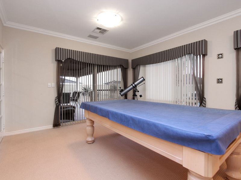 26 Fairbairn Road, Coogee WA 6166