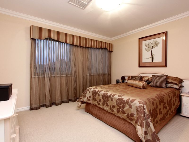 26 Fairbairn Road, Coogee WA 6166