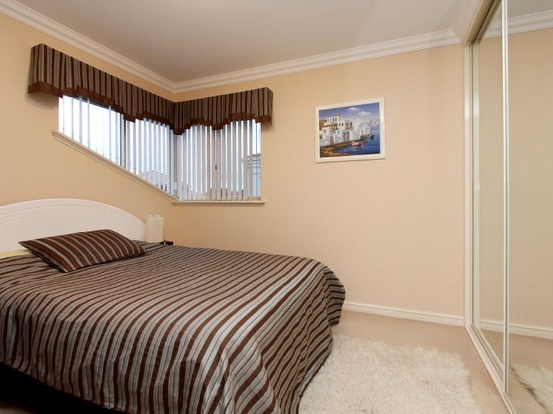 26 Fairbairn Road, Coogee WA 6166