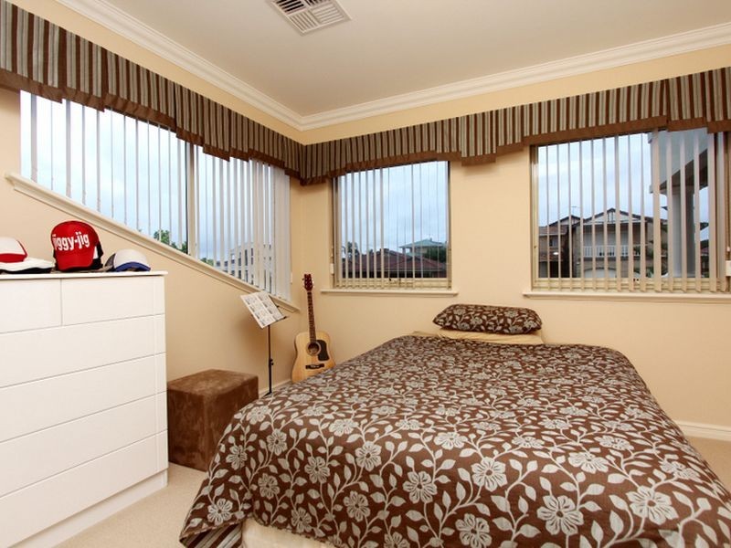 26 Fairbairn Road, Coogee WA 6166