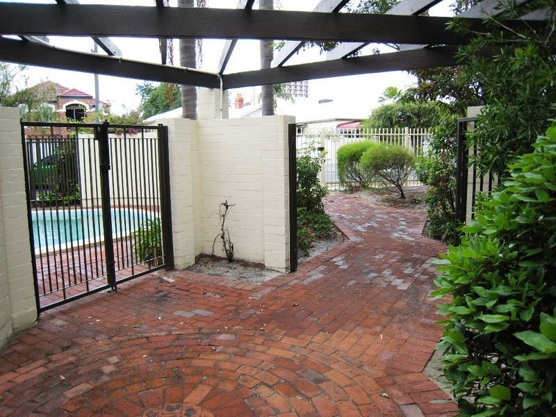 4/354 Mill Point Road, South Perth WA 6151