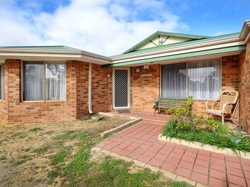 4 Leach Way, Gnangara WA 6077