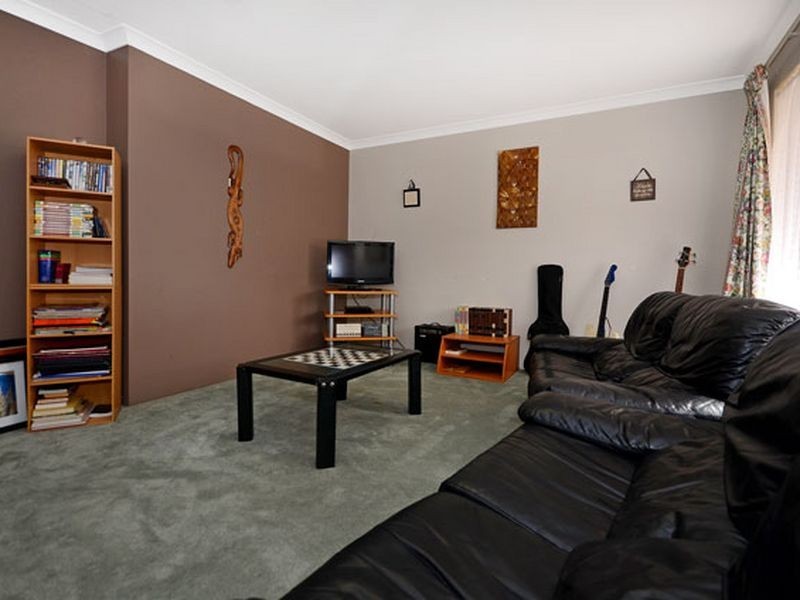 4 Leach Way, Gnangara WA 6077