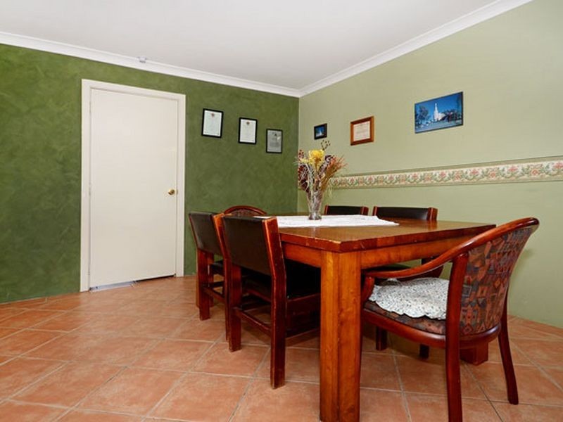 4 Leach Way, Gnangara WA 6077