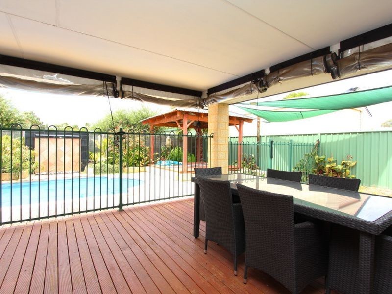 15 Regency Ramble, Wattle Grove WA 6107