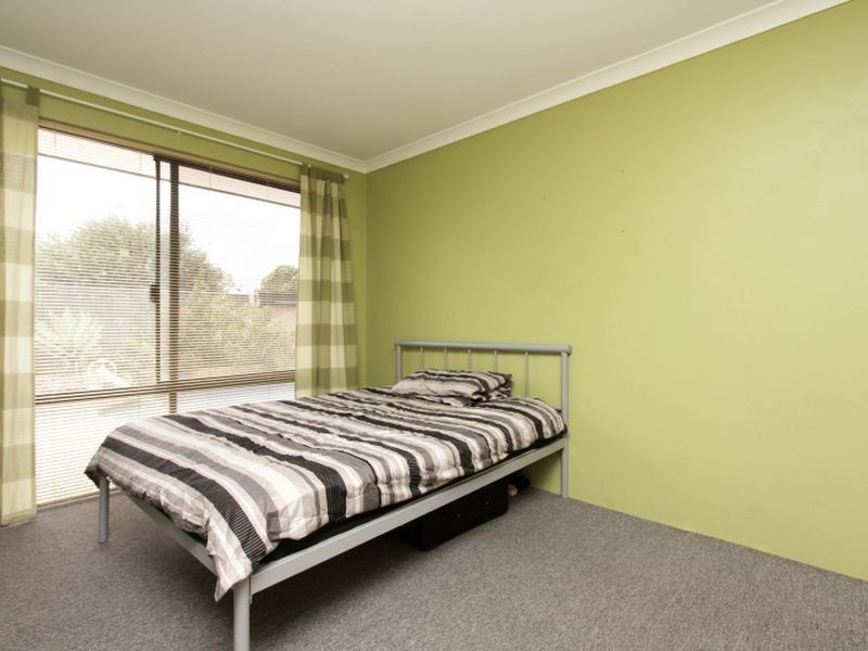 15 Regency Ramble, Wattle Grove WA 6107