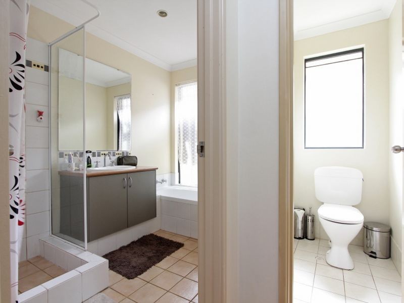 15 Regency Ramble, Wattle Grove WA 6107