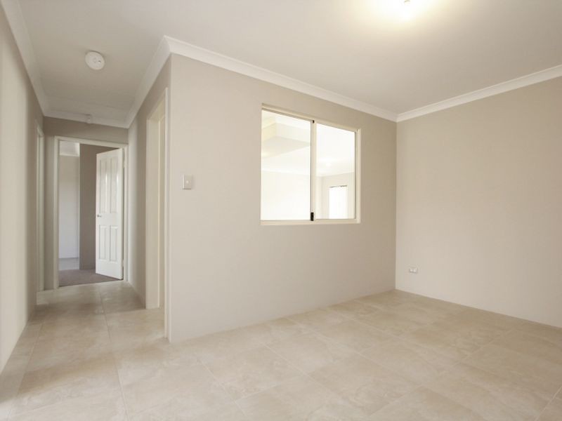8 Krypton Lane, Wattle Grove WA 6107