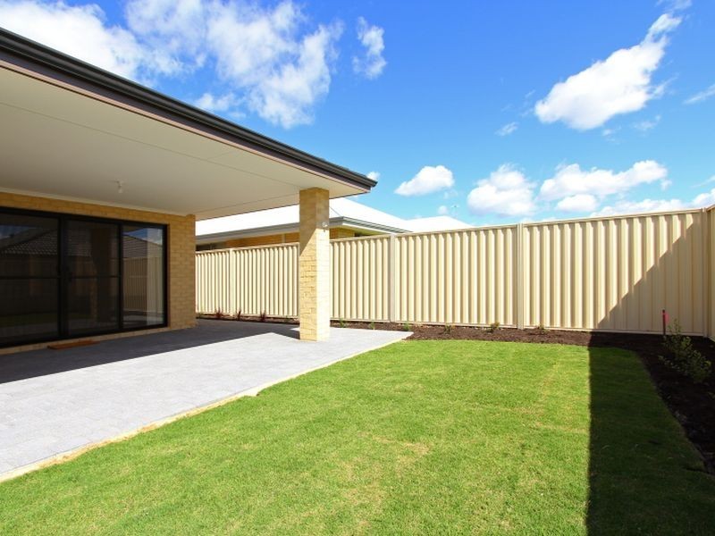 8 Krypton Lane, Wattle Grove WA 6107