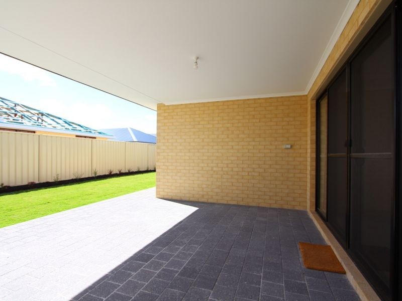8 Krypton Lane, Wattle Grove WA 6107