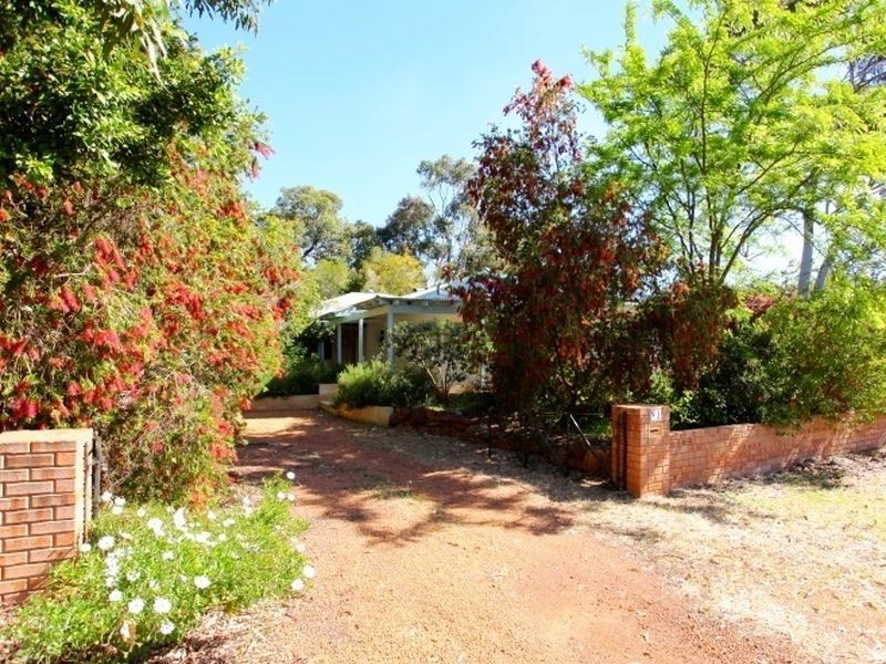 1 Noel Road, Gooseberry Hill WA 6076