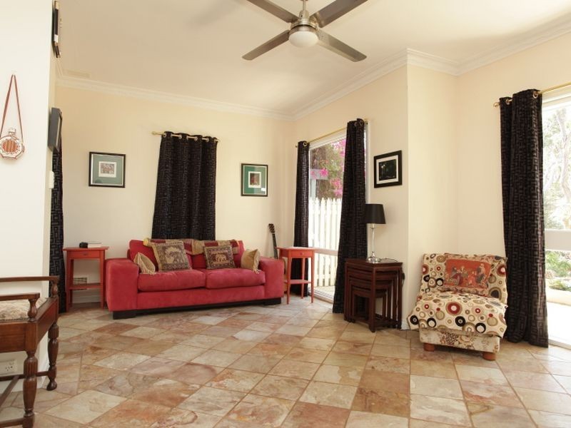 1 Noel Road, Gooseberry Hill WA 6076