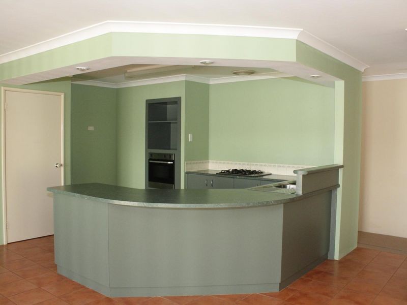 27 Yarrow Drive, Beechboro WA 6063