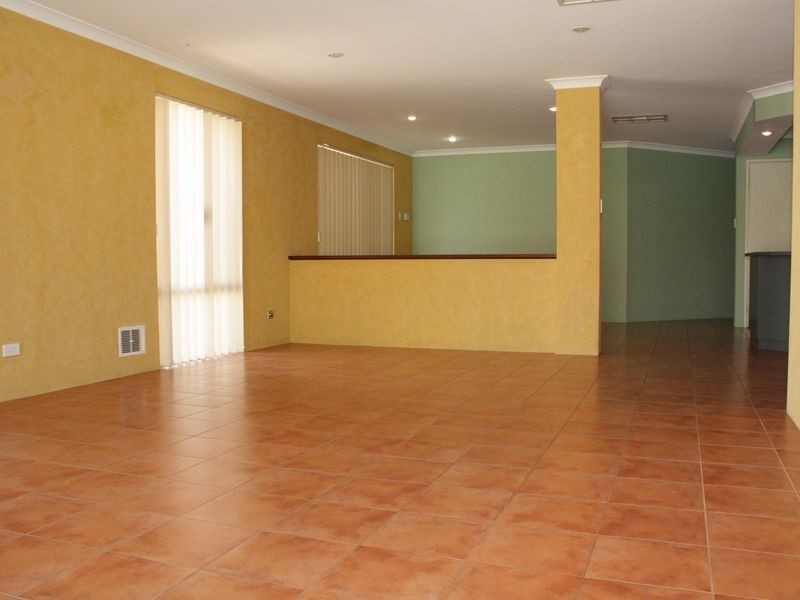 27 Yarrow Drive, Beechboro WA 6063