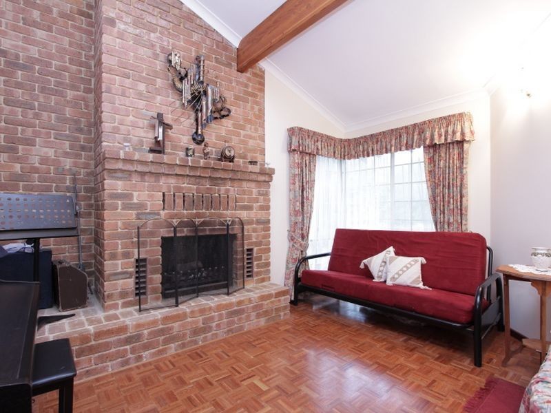 26 Winsor Road, Kalamunda WA 6076