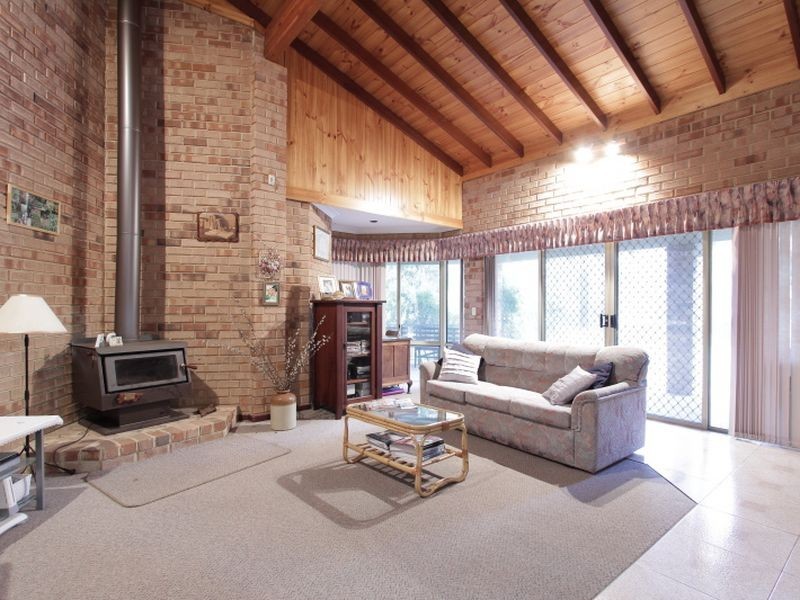 26 Winsor Road, Kalamunda WA 6076