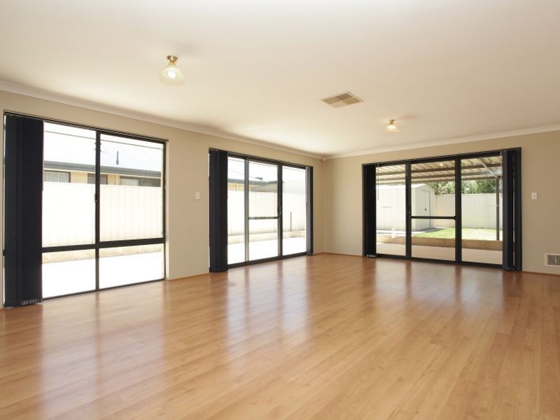 20 Silica Road, Wattle Grove WA 6107