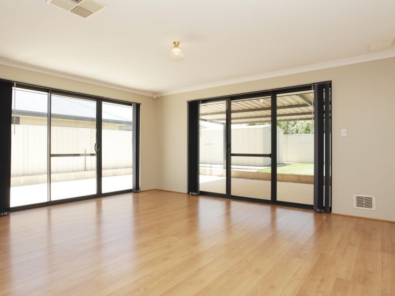 20 Silica Road, Wattle Grove WA 6107