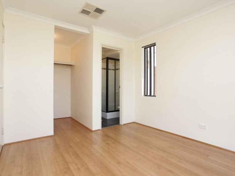 20 Silica Road, Wattle Grove WA 6107