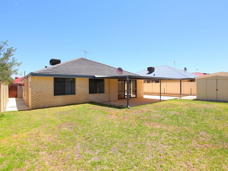 20 Silica Road, Wattle Grove WA 6107