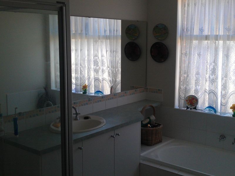 6 Horta Lane, Secret Harbour WA 6173