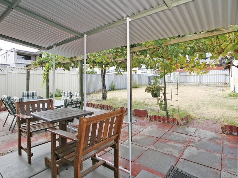 26 Flinders Street, Yokine WA 6060