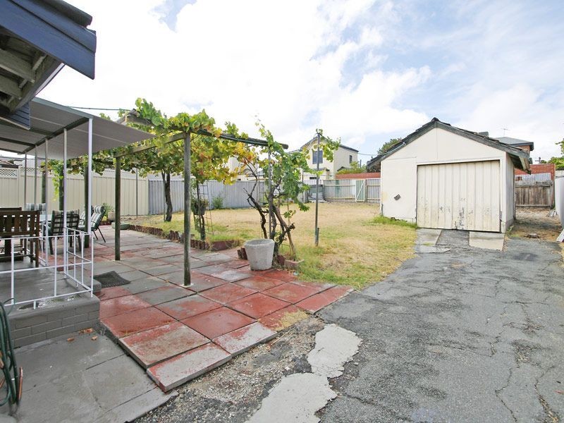 26 Flinders Street, Yokine WA 6060