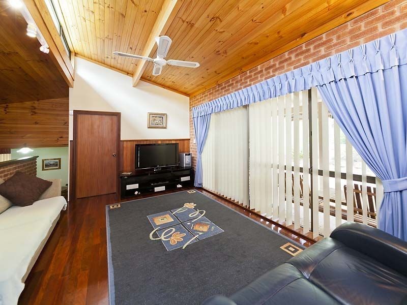 30 Torwood Drive, Gooseberry Hill WA 6076